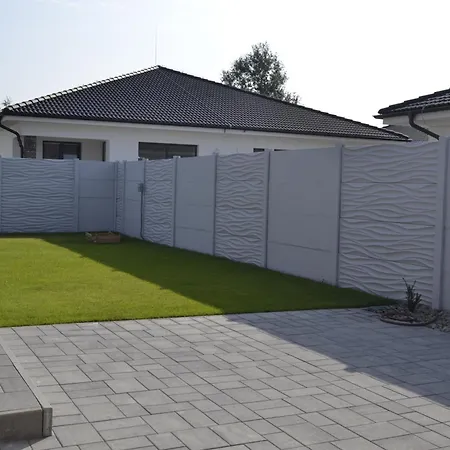 33 * Orechová Potôň