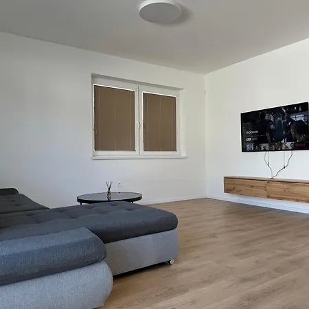 33 * Orechová Potôň