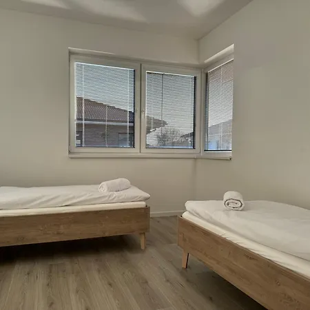 Apartmán 33 *