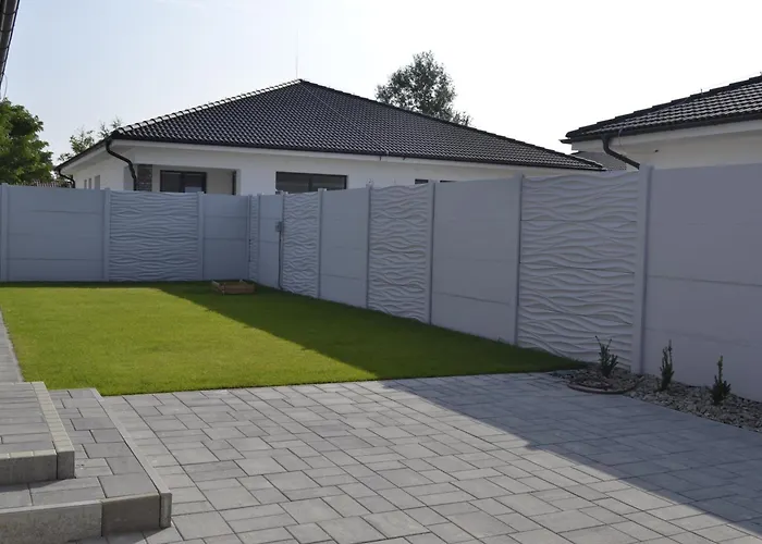 33 * Orechová Potôň