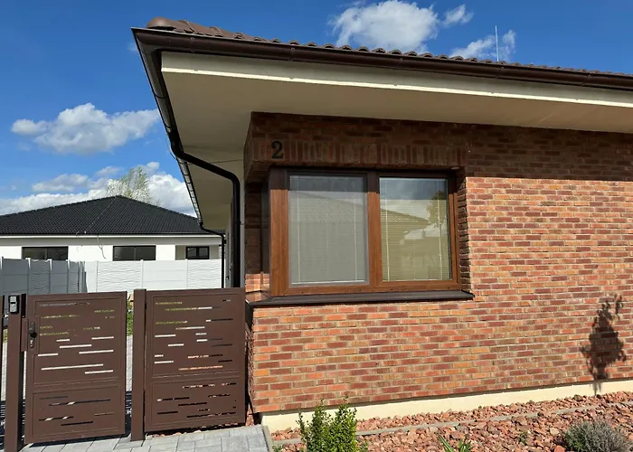 33 * Orechová Potôň