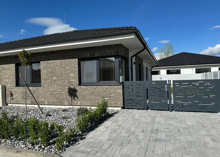 33 * Orechová Potôň