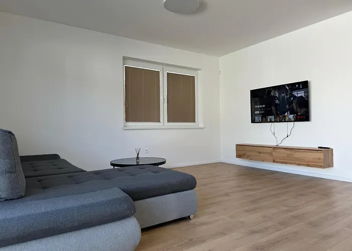 33 * Orechová Potôň