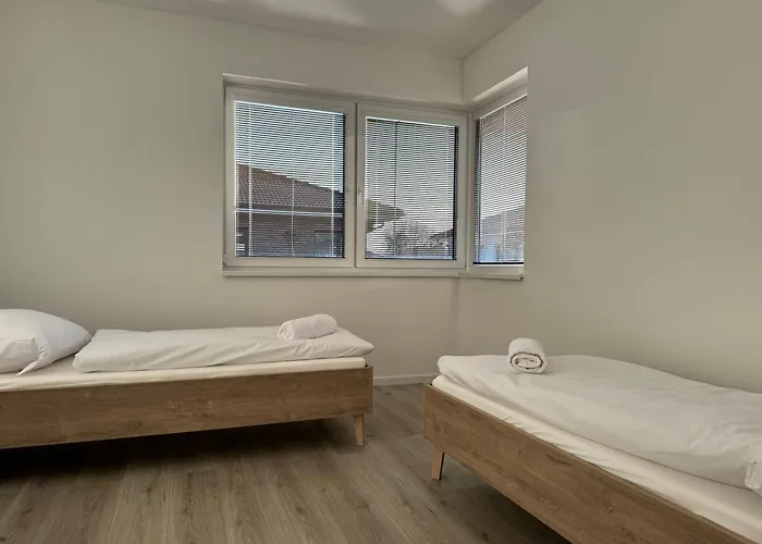 Διαμέρισμα 33 *